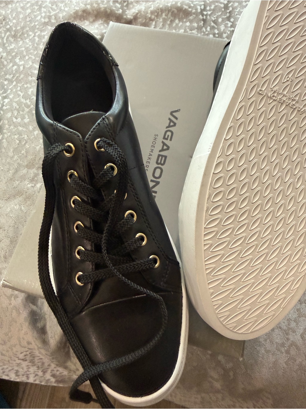 Vagabond Black Leather Low-Top Sneakers With White Soles